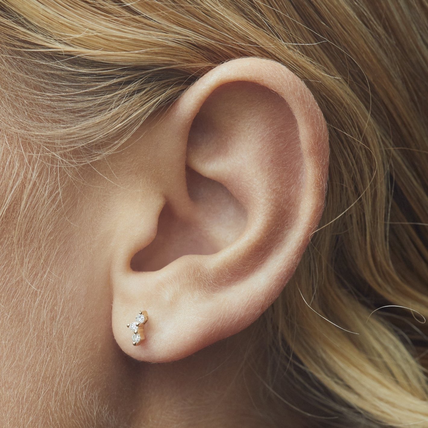HONEY I'M HOME LABRET - WHITE DIAMOND & YELLOW GOLD + piercing