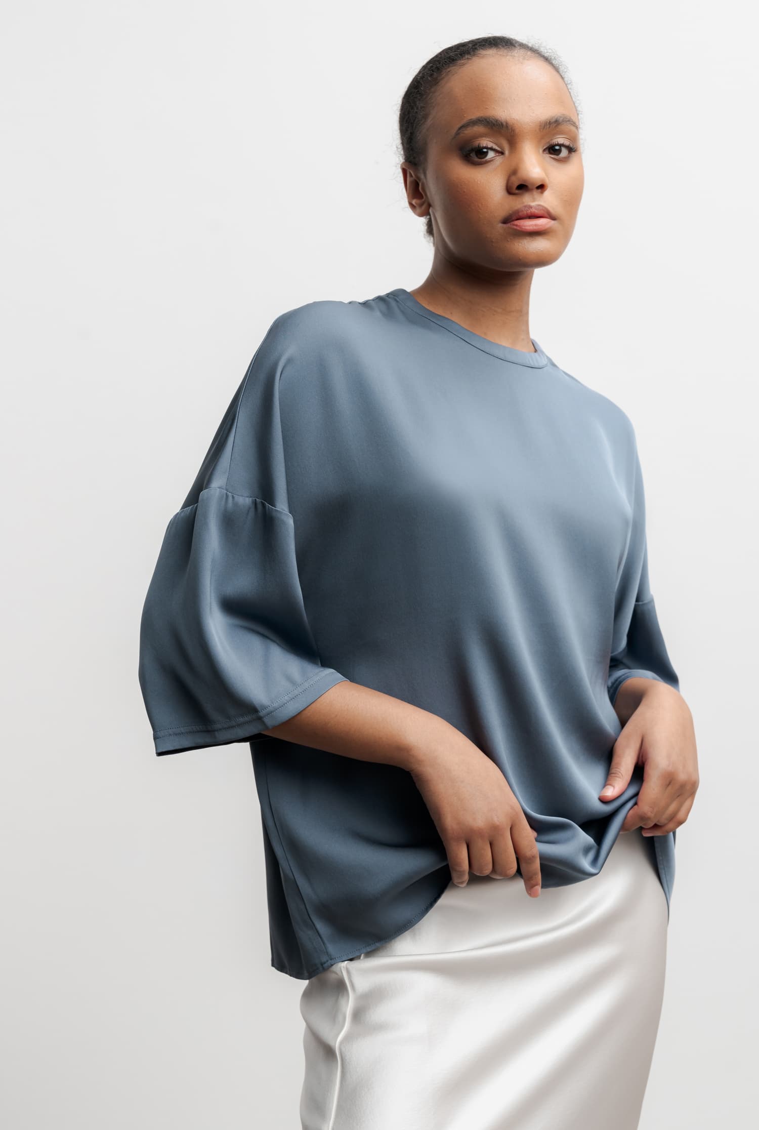 Thess silk tee steel blue