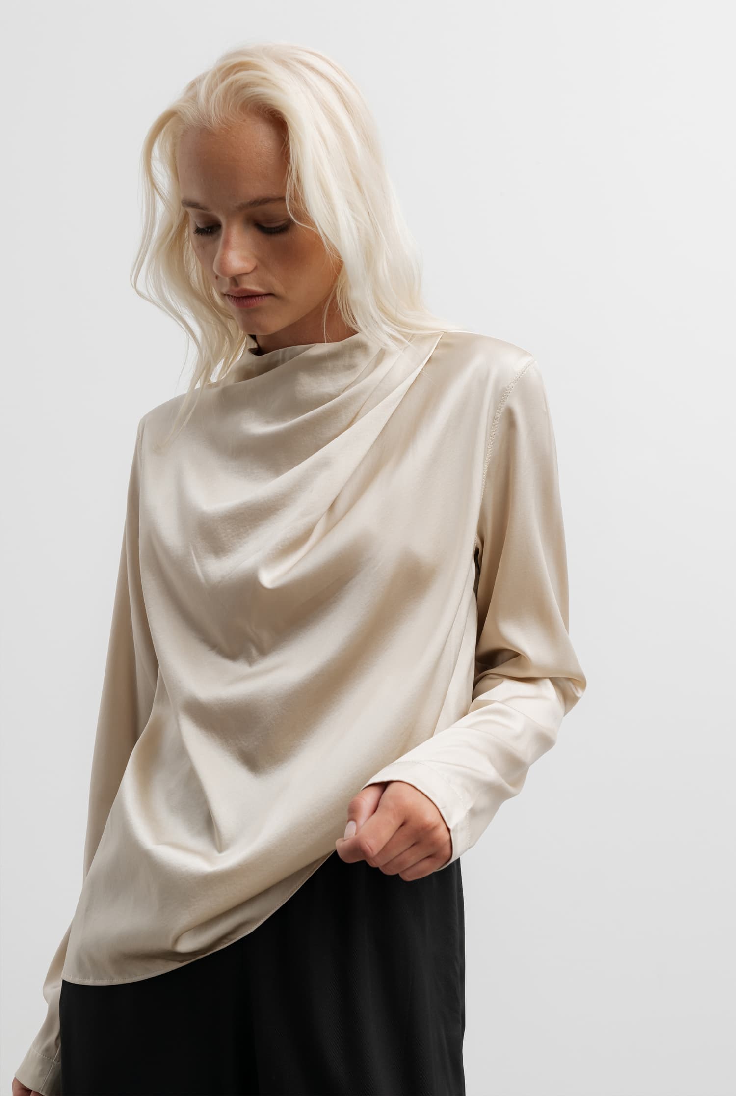 Jade silk blouse cream